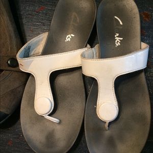 Clark’s White Flip-Flop Style